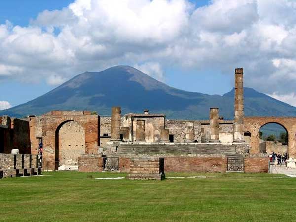 Naples & Pompeii Day Trip from Rome with Lunch